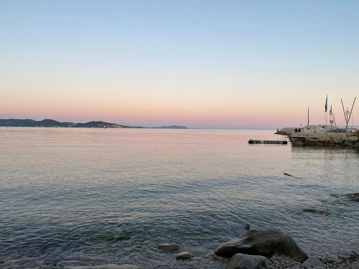 Fanny Wifi Climatise Tout A Pieds 4 Personnes Apartment La Ciotat